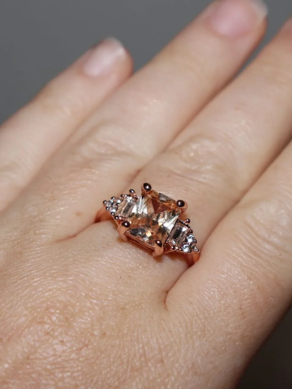 ✨ NWOT Rose Gold Cognac‑Tone Rectangle Stone Ring • Size 9 ✨